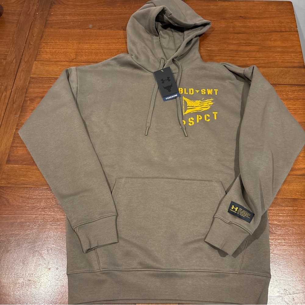 Under Armour 1386921 Men's UA Project Rock Veterans Day Icon Hoodie